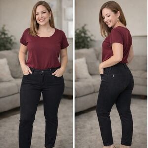 Classic Levi Black Straight Leg Women's Jeans